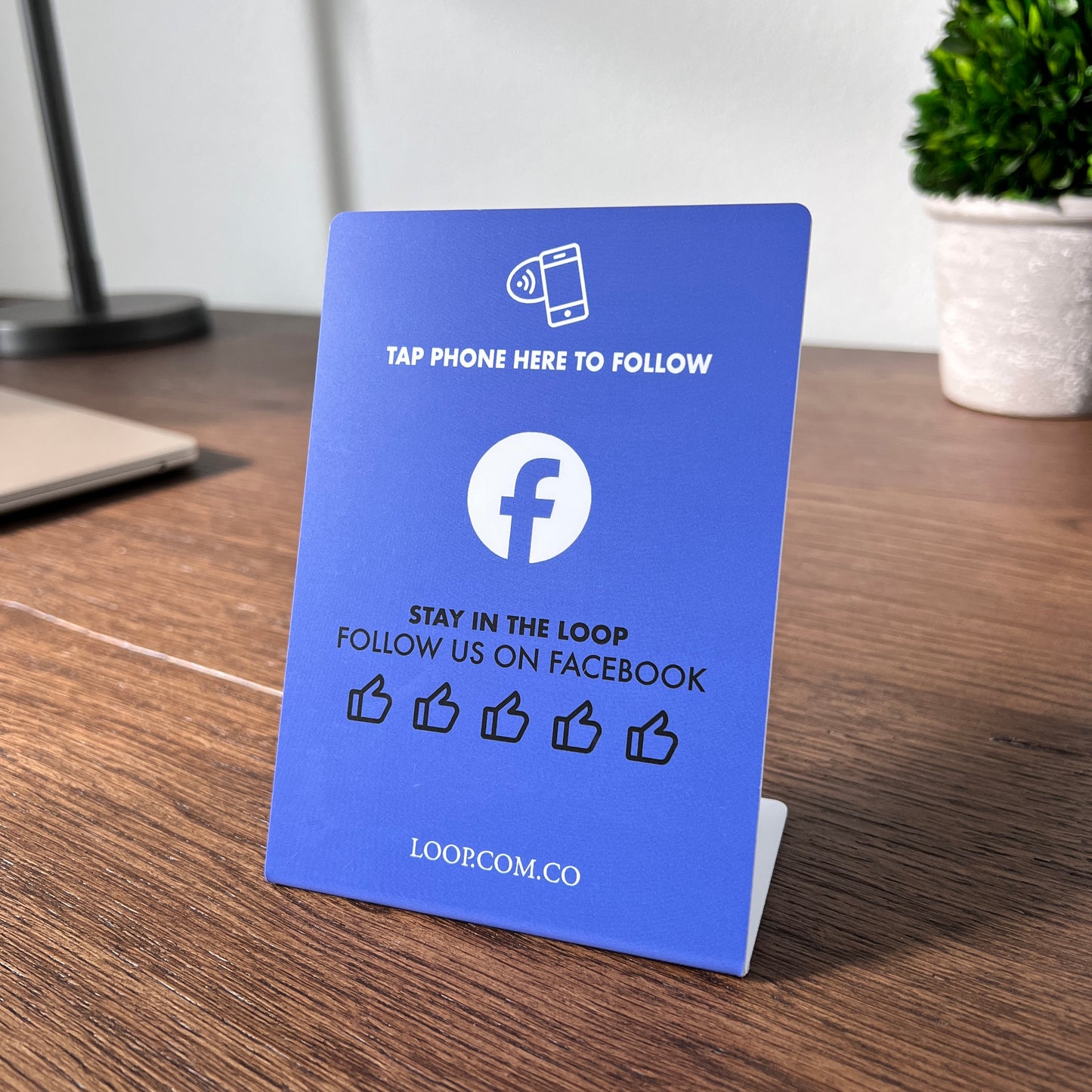 Loop Facebook Stand